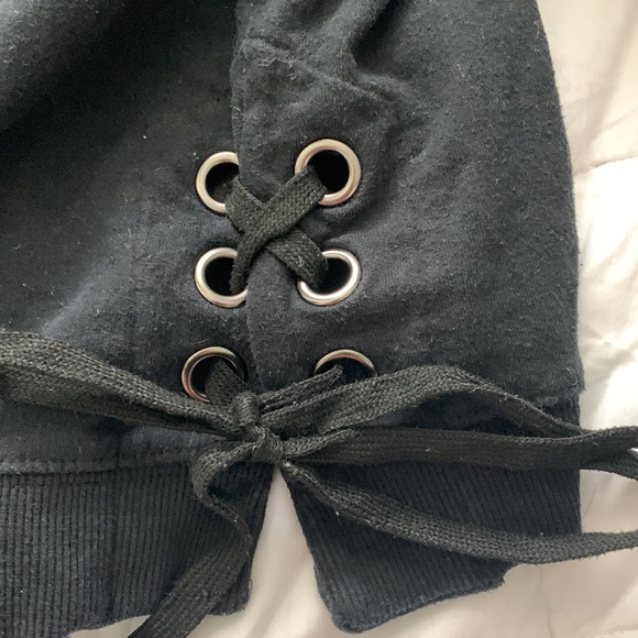 Sweatshirt - Picture 2 of 3